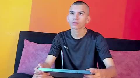 Snapshot of rowancley chatting on 26, 9, 2025 Rowan online show from 26, 9, 2025