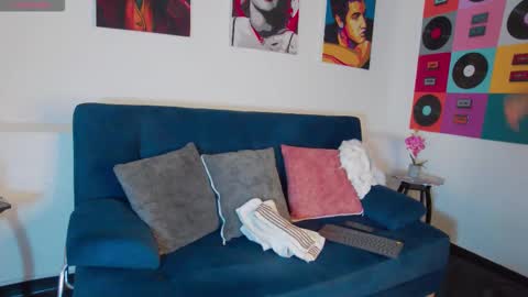 Snapshot of rowancley chatting on 15, 10, 2025 Rowan online show from 15, 10, 2025