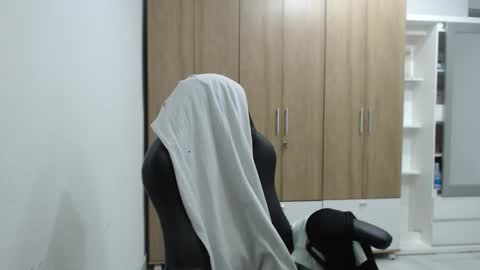 Snapshot of roxanalove7 chatting on 4, 12, 2025 Roxana online show from 4, 12, 2025