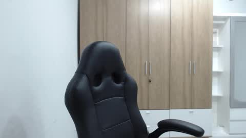 Snapshot of roxanalove7 chatting on 16, 12, 2025 Roxana online show from 16, 12, 2025