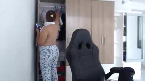 Snapshot of roxanalove7 chatting on 17, 12, 2025 Roxana online show from 17, 12, 2025