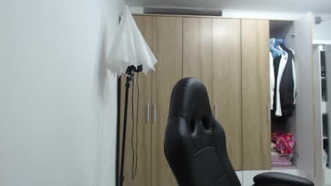 Snapshot of roxanalove7 chatting on 8, 1, 2026 Roxana online show from 8, 1, 2026