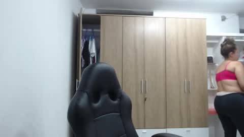 Snapshot of roxanalove7 chatting on 5, 2, 2026 Roxana online show from 5, 2, 2026