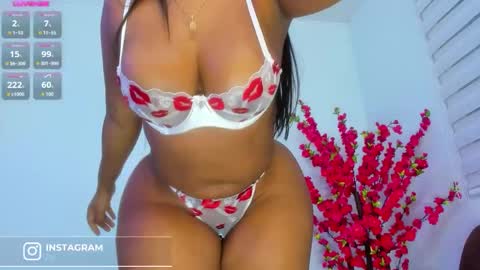Snapshot of roxanasmiith chatting on 8, 11, 2025 Roxxx Thee Stallion online show from 8, 11, 2025