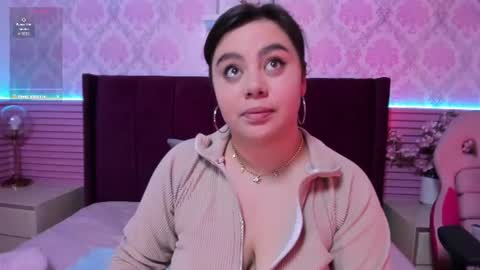 Snapshot of roxanebrown chatting on 24, 7, 2026 roxanebrown online show from 24, 7, 2026
