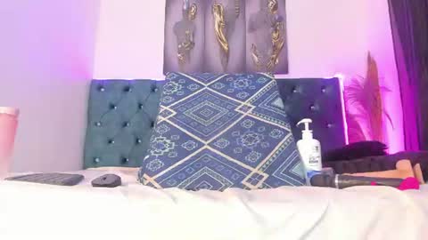 Snapshot of roxanna_0 chatting on 8, 7, 2026 Roxanna online show from 8, 7, 2026