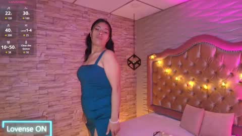 roxanne_han online show from 3, 10, 2025