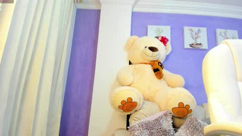 Roxanne evans   Schedule 700 -1400GTM-5 online show from 24, 10, 2025