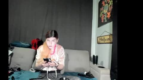 roxihazeleyes online show from 20, 10, 2025