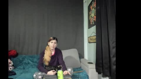 roxihazeleyes online show from 22, 11, 2025