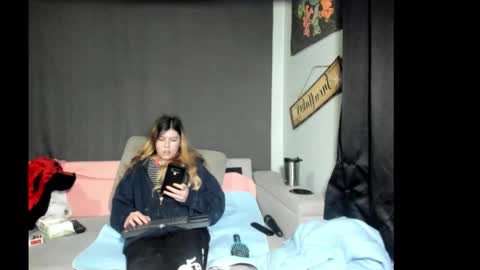 roxihazeleyes online show from 18, 2, 2026