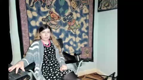 roxihazeleyes online show from 30, 6, 2026