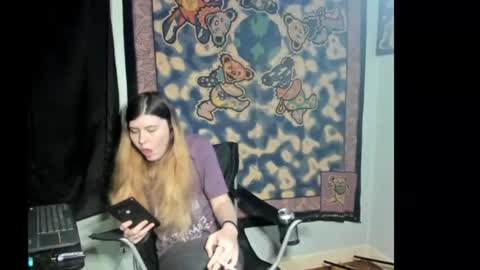 roxihazeleyes online show from 9, 7, 2026