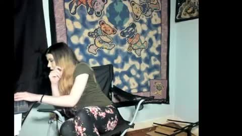 roxihazeleyes online show from 14, 7, 2026