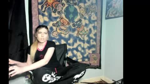 roxihazeleyes online show from 17, 7, 2026