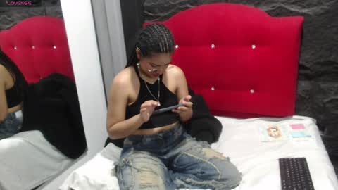 Roxxy  online show from 2, 4, 2026