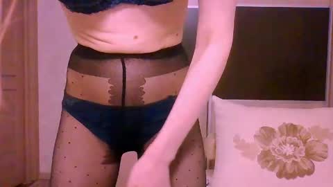 Roxxy Wharton online show from 19, 4, 2026