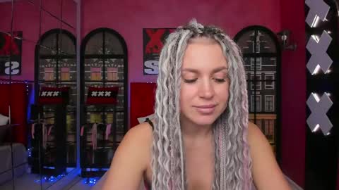 Snapshot of roxy_mars chatting on 7, 5, 2026 Roxy online show from 7, 5, 2026