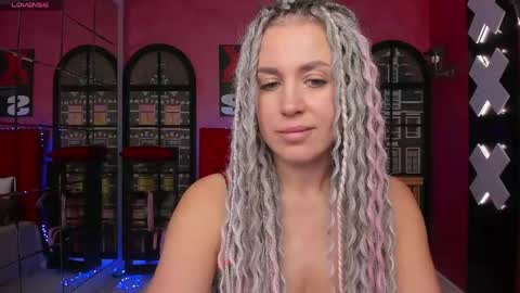 Snapshot of roxy_mars chatting on 8, 5, 2026 Roxy online show from 8, 5, 2026
