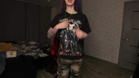 Snapshot of roxy_silver chatting on 1, 1, 2025 Roxy online show from 1, 1, 2025