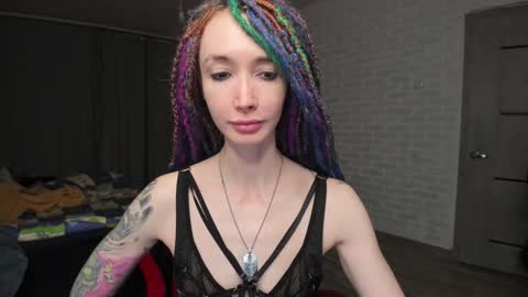 Snapshot of roxy_silver chatting on 12, 1, 2025 Roxy online show from 12, 1, 2025