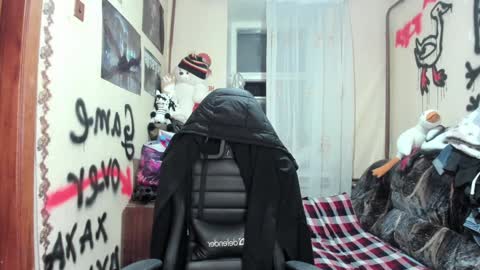 Snapshot of roxy_silver chatting on 19, 1, 2025 Roxy online show from 19, 1, 2025