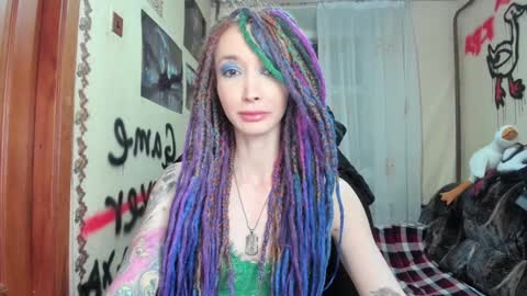 Snapshot of roxy_silver chatting on 2, 2, 2025 Roxy online show from 2, 2, 2025