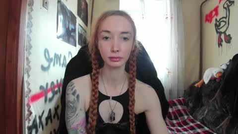 Snapshot of roxy_silver chatting on 1, 3, 2025 Roxy online show from 1, 3, 2025