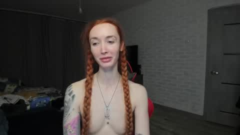 Snapshot of roxy_silver chatting on 11, 3, 2025 Roxy online show from 11, 3, 2025