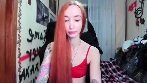 Snapshot of roxy_silver chatting on 4, 10, 2025 Roxy online show from 4, 10, 2025