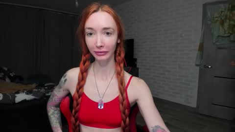 Snapshot of roxy_silver chatting on 7, 10, 2025 Roxy online show from 7, 10, 2025