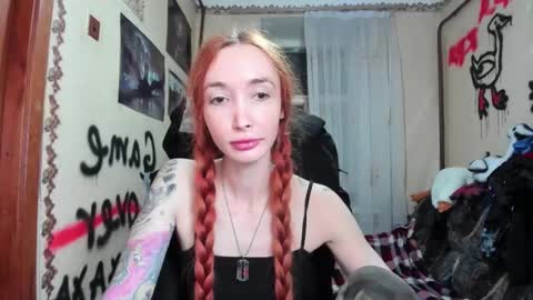 Snapshot of roxy_silver chatting on 11, 10, 2025 Roxy online show from 11, 10, 2025