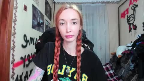 Snapshot of roxy_silver chatting on 13, 10, 2025 Roxy online show from 13, 10, 2025