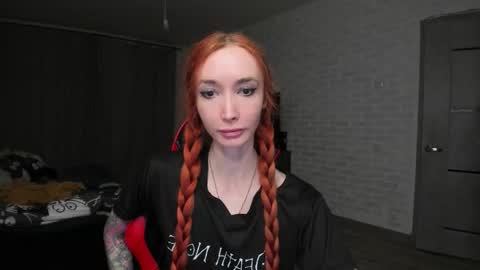 Snapshot of roxy_silver chatting on 14, 10, 2025 Roxy online show from 14, 10, 2025