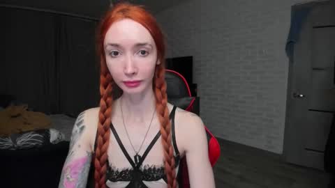 Snapshot of roxy_silver chatting on 14, 11, 2025 Roxy online show from 14, 11, 2025