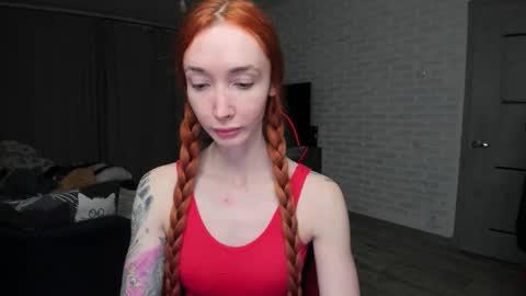 Snapshot of roxy_silver chatting on 1, 12, 2025 Roxy online show from 1, 12, 2025