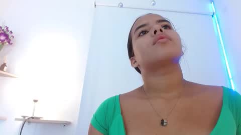 roxy_stone1 online show from 15, 9, 2025