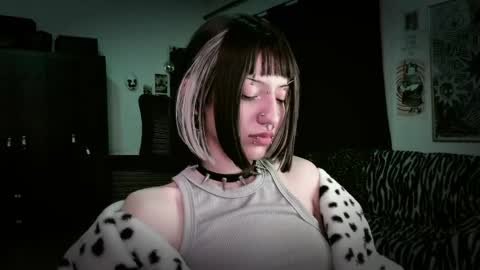 Snapshot of roxy_toxic chatting on 15, 5, 2026 Roxy Independient model Help me to reach 50 thumbs up online show from 15, 5, 2026