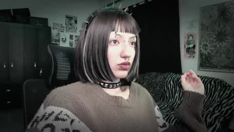 Snapshot of roxy_toxic chatting on 4, 6, 2026 Roxy Independient model Help me to reach 50 thumbs up online show from 4, 6, 2026