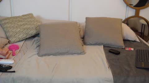 Snapshot of roxy_vega chatting on 24, 10, 2025 Roxy  online show from 24, 10, 2025