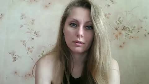 roxyfox18x01 online show from 16, 4, 2026