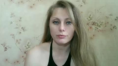 roxyfox18x01 online show from 18, 5, 2026