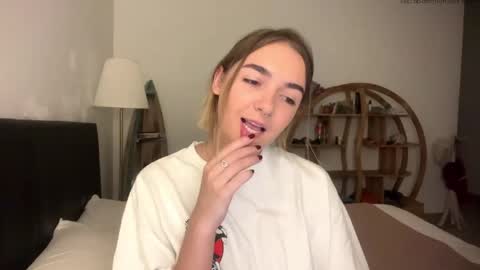 Snapshot of roxysweetdream chatting on 12, 5, 2026 Roxy online show from 12, 5, 2026