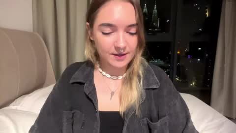 Snapshot of roxysweetdream chatting on 21, 5, 2026 Roxy online show from 21, 5, 2026