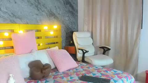 Snapshot of rubi_lovee chatting on 11, 2, 2025 Rubi online show from 11, 2, 2025