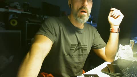 Chico que rico Caliente online show from 11, 1, 2025