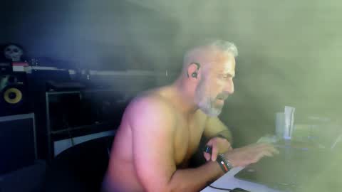 Snapshot of ruffi77 chatting on 25, 3, 2026 Chico que rico Caliente online show from 25, 3, 2026