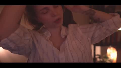 Snapshot of running_with_the_wolves chatting on 15, 11, 2025 Elena online show from 15, 11, 2025