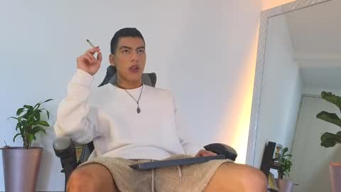  R U S S E L L  online show from 5, 10, 2025