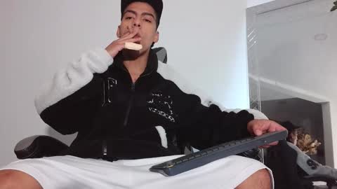  R U S S E L L  online show from 13, 1, 2026